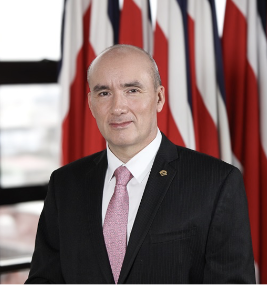 Lic. Max Esquivel Faerron